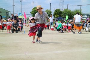 年少親子 デカパン競争