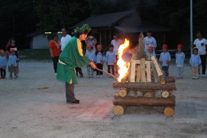 園長先生が火をつけてくれました