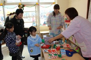 先生たちのお店も大人気